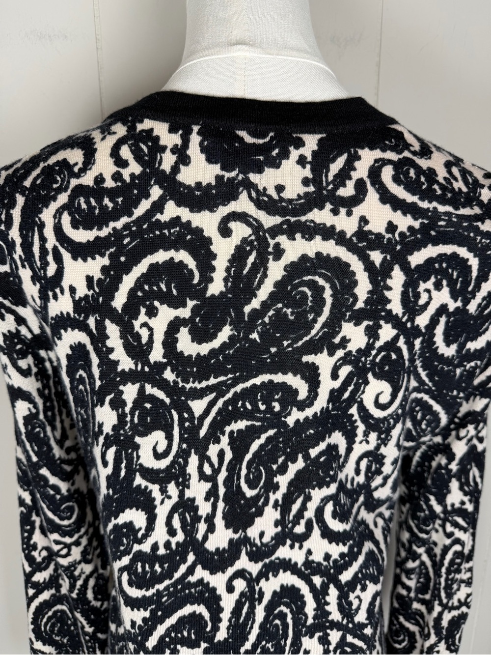 Talbots Vintage Merino Wool Women's Cardigan Sweater Size Medium - Picture 5 of 14